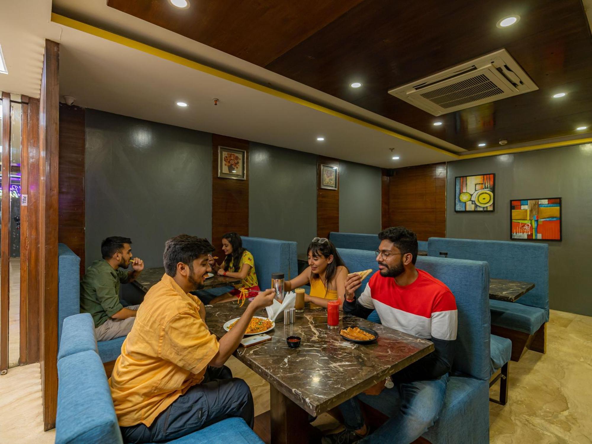 The Hosteller Bangalore, Brigade Road Екстер'єр фото